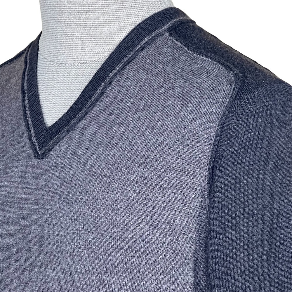 Men’s Banana Republic Extra Fine Merino Wool V-Neck Sweater Size Large - Picture 9 of 10